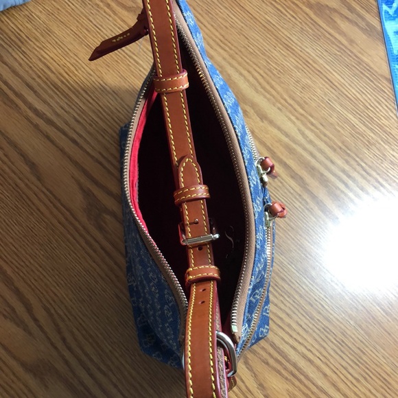 Women’s Dooney & Bourke handbag - Picture 6 of 8